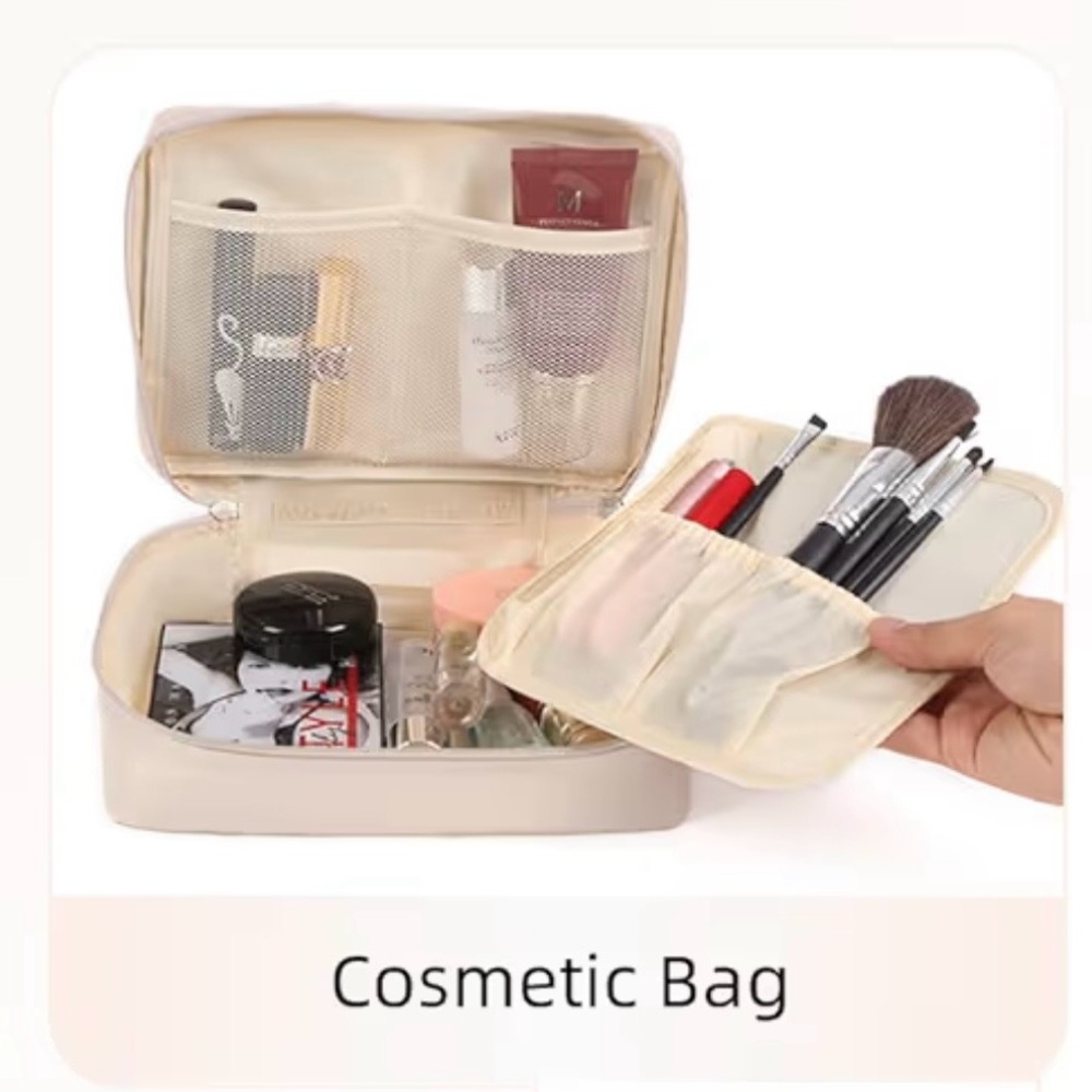 NWOT Elegant Cream Cosmetic + Toiletry Bag